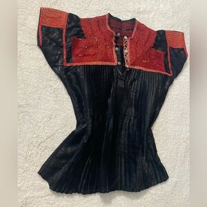 Black and Red Spanish Style Pleated Top Real Beading Unique Vintage Southwestern